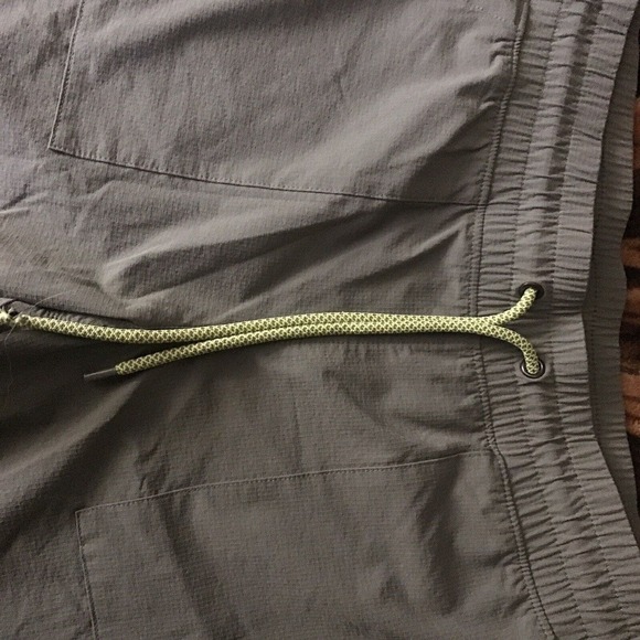 Gap Mens 7" Inseam Gray Easy Shorts Drawstring Pull On Elastic Waistband - Picture 8 of 8